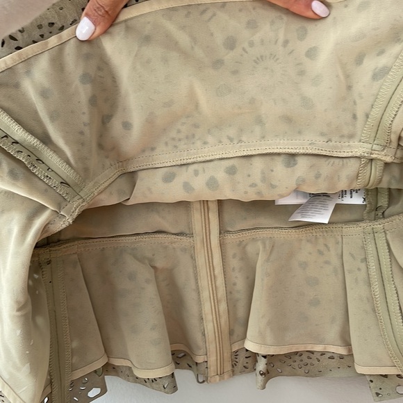 NWT Lauren Ralph Lauren Laser Cut Leather Peplum Top Women’s Size 2 - Picture 8 of 10